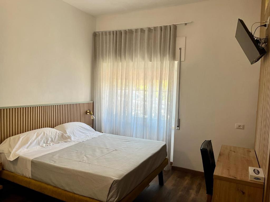 Hotel Sabrina Кастильоне дела Пеская Екстериор снимка